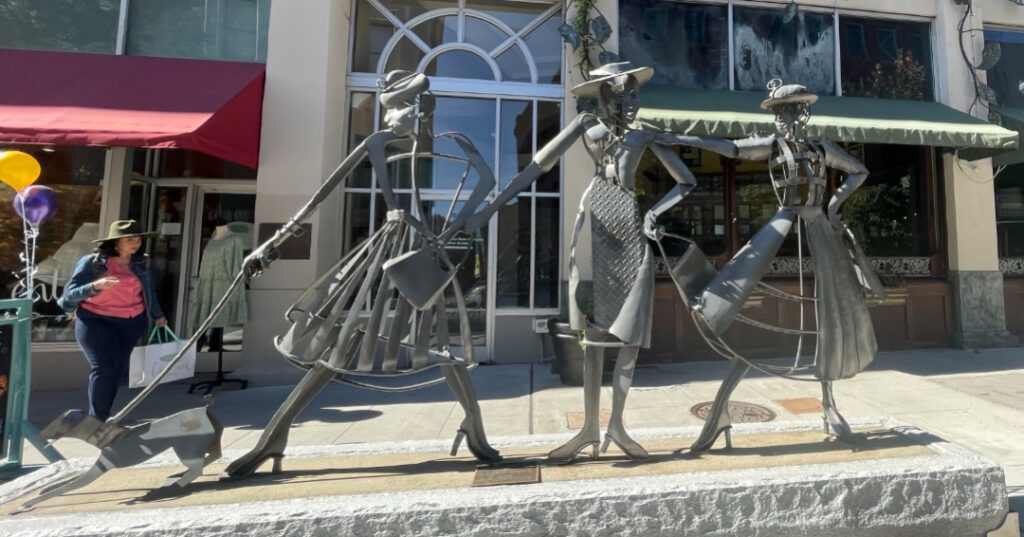 family getaways in Asheville, 3 ladies sculpture